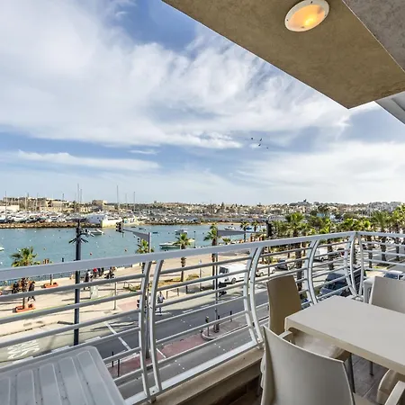 Large & Modern 3br Seafront With Large Balcony - Close To Saint Julian's, Sliema, & Manoel Island * Gzira