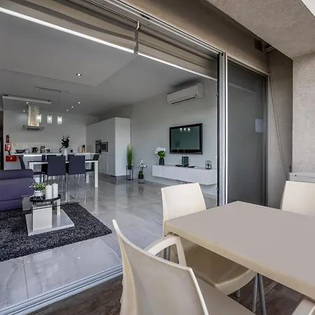 Large & Modern 3br Seafront With Large Balcony - Close To Saint Julian's, Sliema, & Manoel Island Gzira