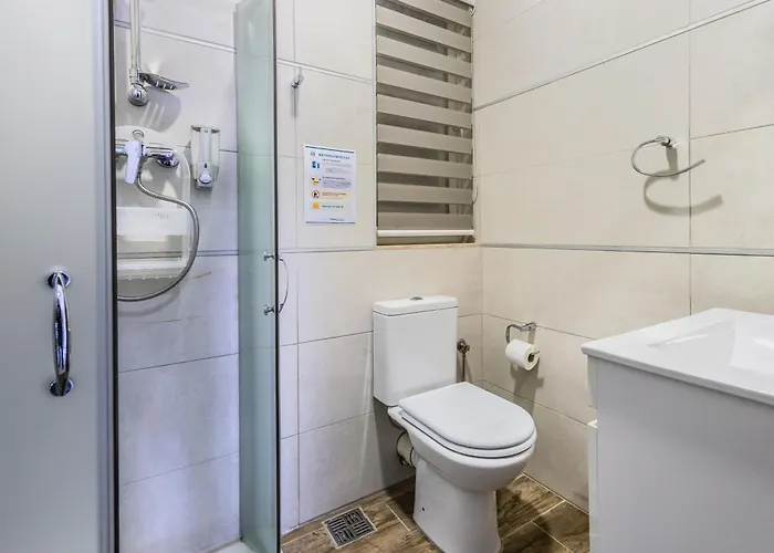 Large & Modern 3br Seafront With Large Balcony - Close To Saint Julian's, Sliema, & Manoel Island Gzira